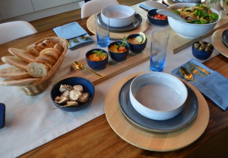 Ausstattung und Requisite Werbung "Eschenbach", schön gedeckter Esstisch